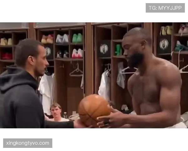 杰伦·布朗挡拆拉开空间提升得分效率明显优于常规赛表现